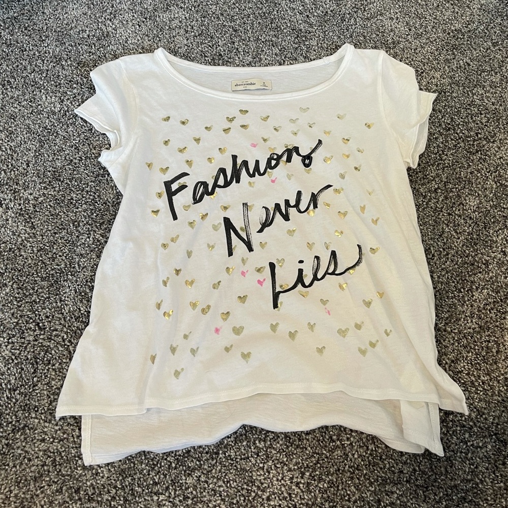 Abercrombie kids graphic fashion never lies with hearts T-shirt